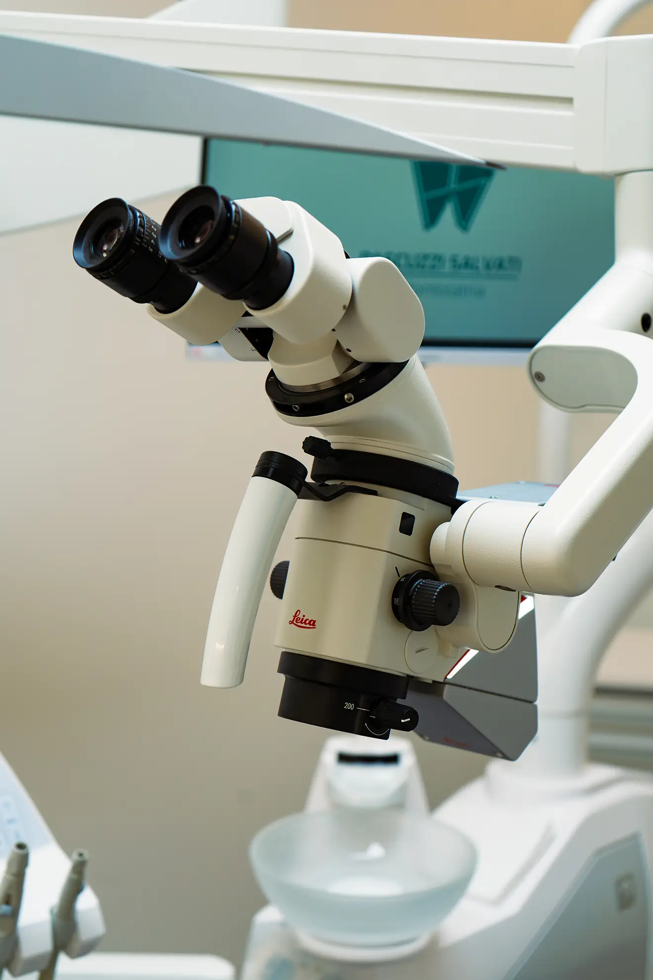 Microscopio operatorio